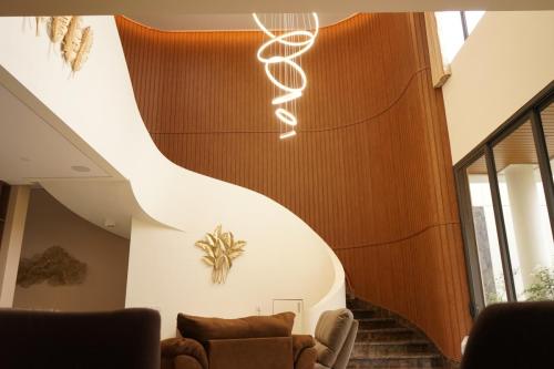 The Crown - Jakarta Barat