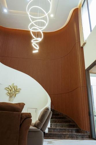 The Crown - Jakarta Barat